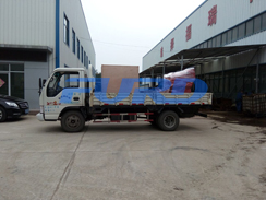 福瑞得機(jī)械瀝青灌縫機(jī)，手扶雙輪壓路機(jī)裝車(chē)成功及時(shí)發(fā)貨