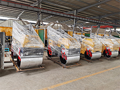 外貿(mào)出口澳大利亞的壓路機、工程照明車包裝發(fā)貨